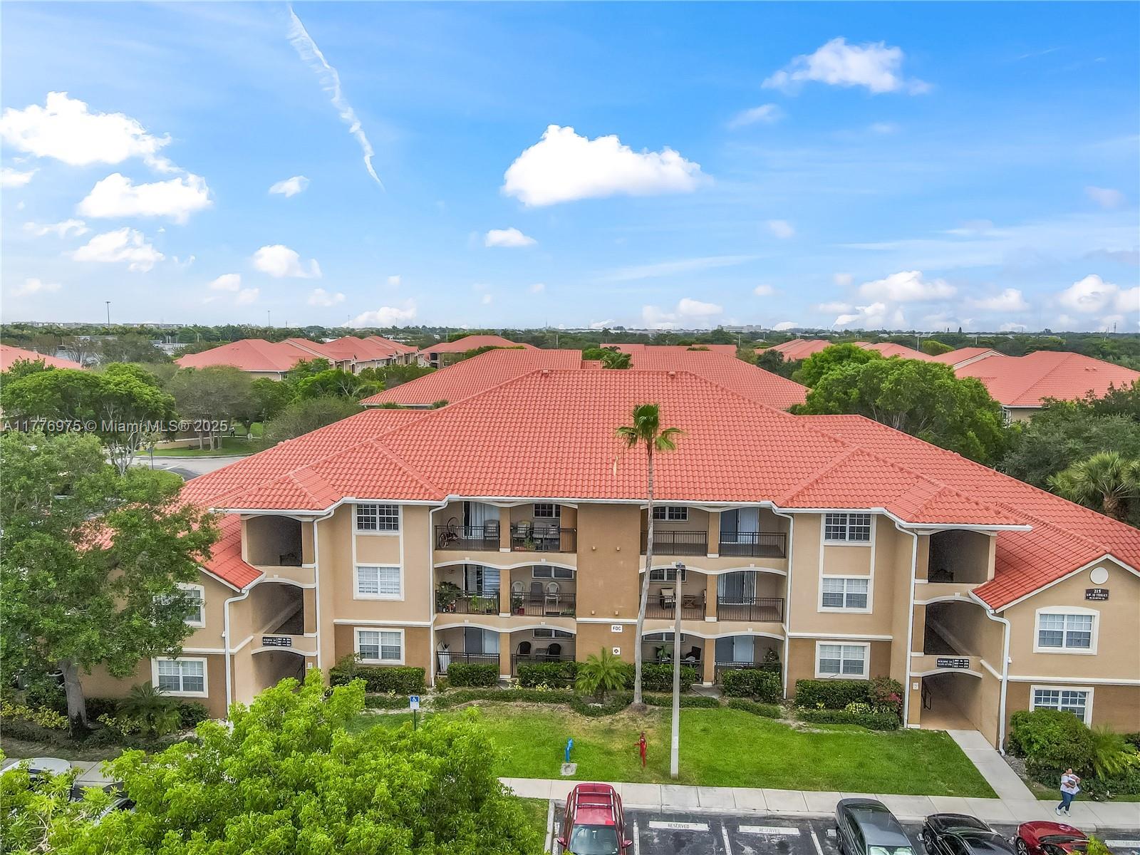 Property for Sale at 201 Sw 116th Ave 22208, Pembroke Pines, Miami-Dade County, Florida - Bedrooms: 3 
Bathrooms: 2  - $420,000