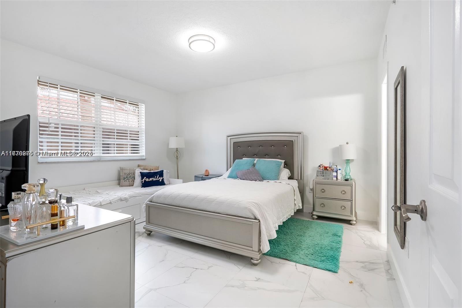 201 SW 116th Ave 22208