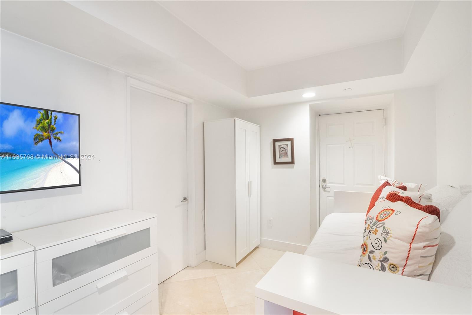 MILLENNIUM CONDO - Residential Lease