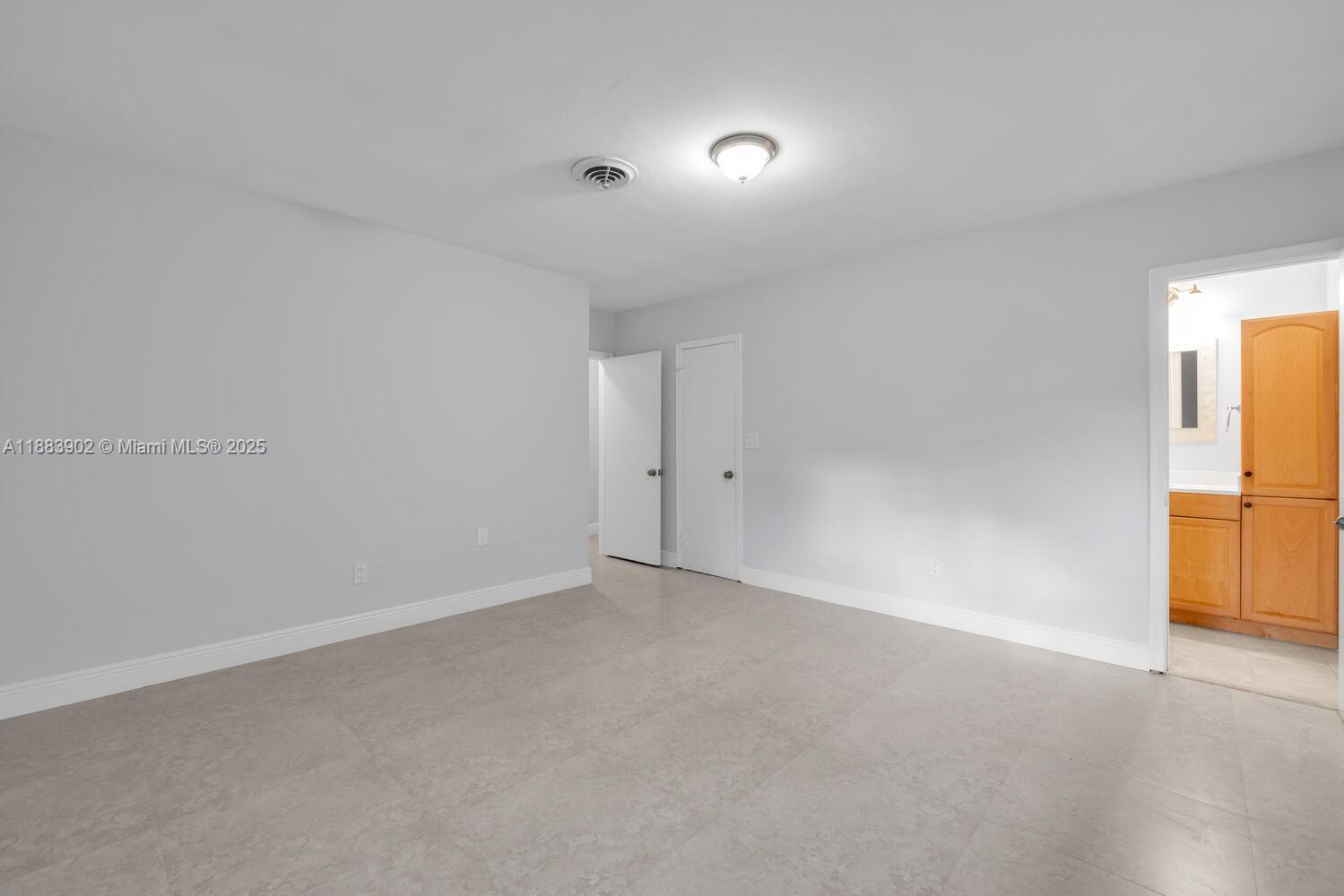 COUNTRY CLUB GROVE PT 4 - Residential Lease