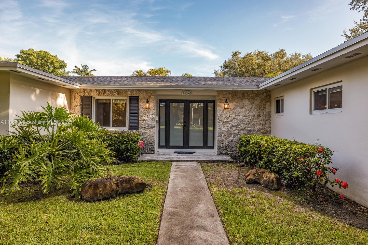 COUNTRY CLUB GROVE PT 4 - Residential Lease