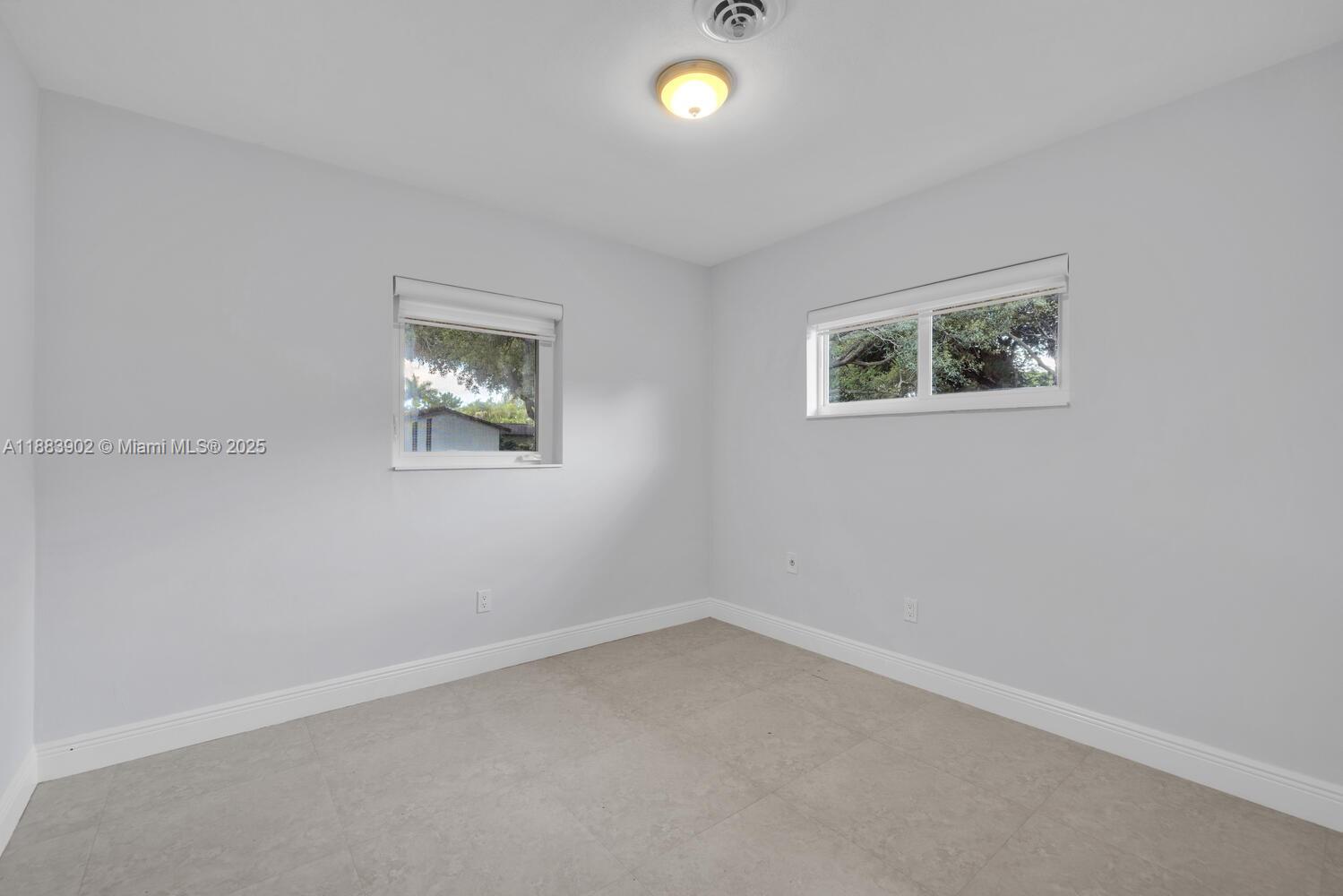 COUNTRY CLUB GROVE PT 4 - Residential Lease