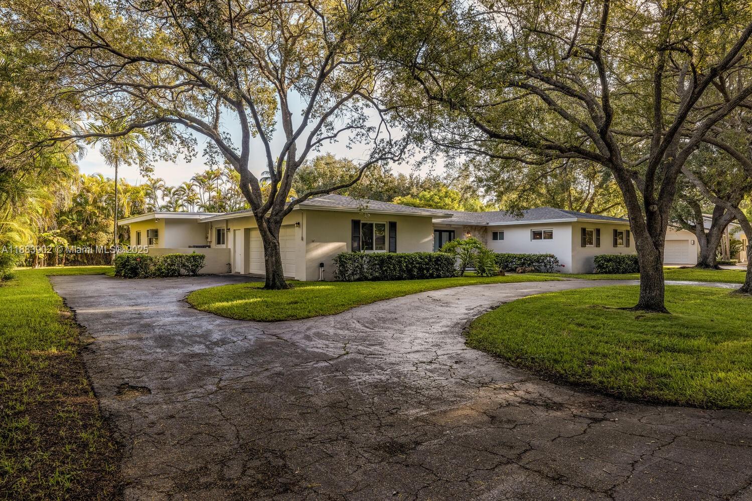 COUNTRY CLUB GROVE PT 4 - Residential Lease