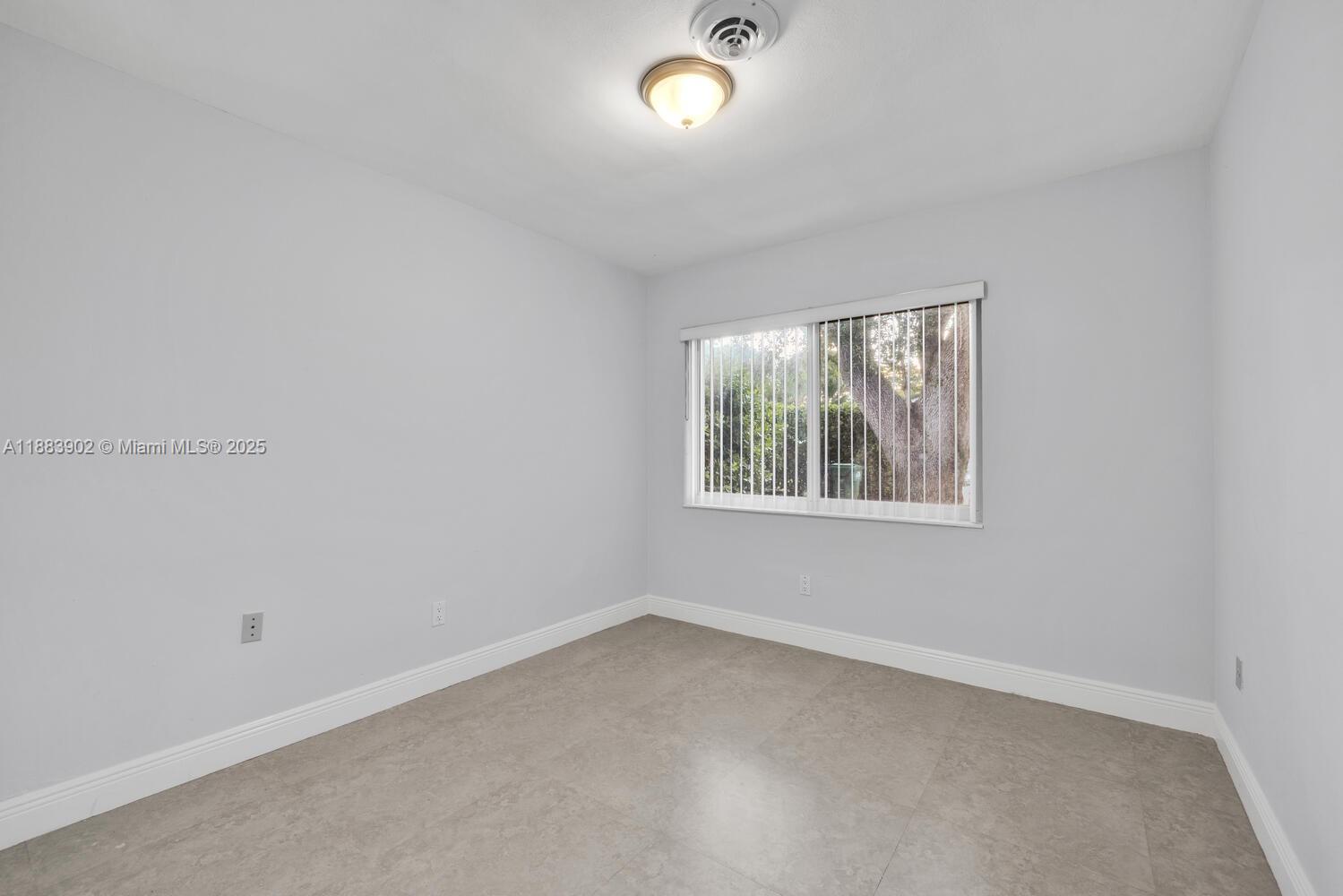 COUNTRY CLUB GROVE PT 4 - Residential Lease