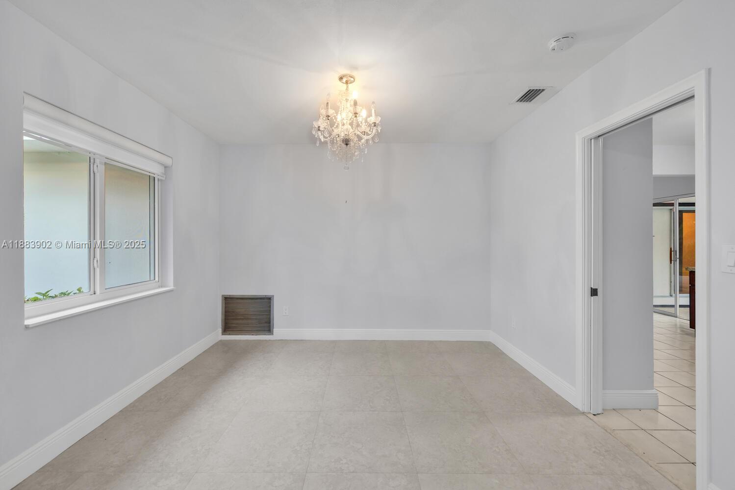 COUNTRY CLUB GROVE PT 4 - Residential Lease