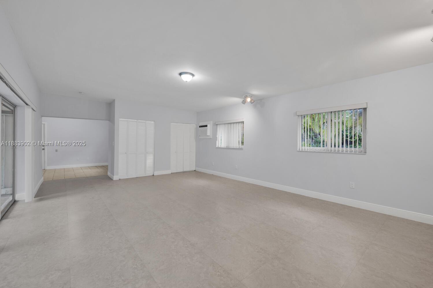 COUNTRY CLUB GROVE PT 4 - Residential Lease