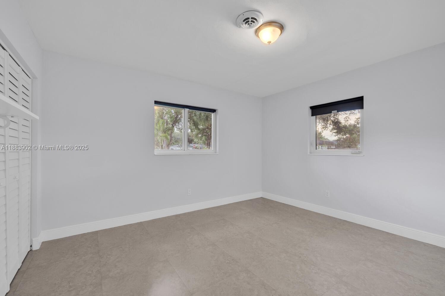 COUNTRY CLUB GROVE PT 4 - Residential Lease