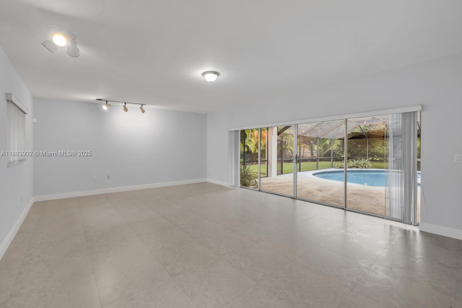 COUNTRY CLUB GROVE PT 4 - Residential Lease