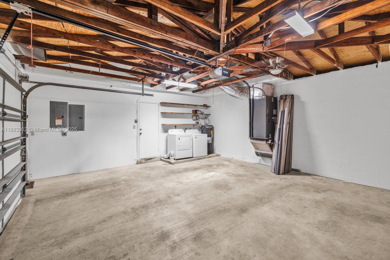 COUNTRY CLUB GROVE PT 4 - Residential Lease