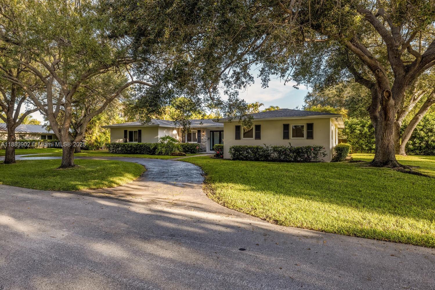 COUNTRY CLUB GROVE PT 4 - Residential Lease