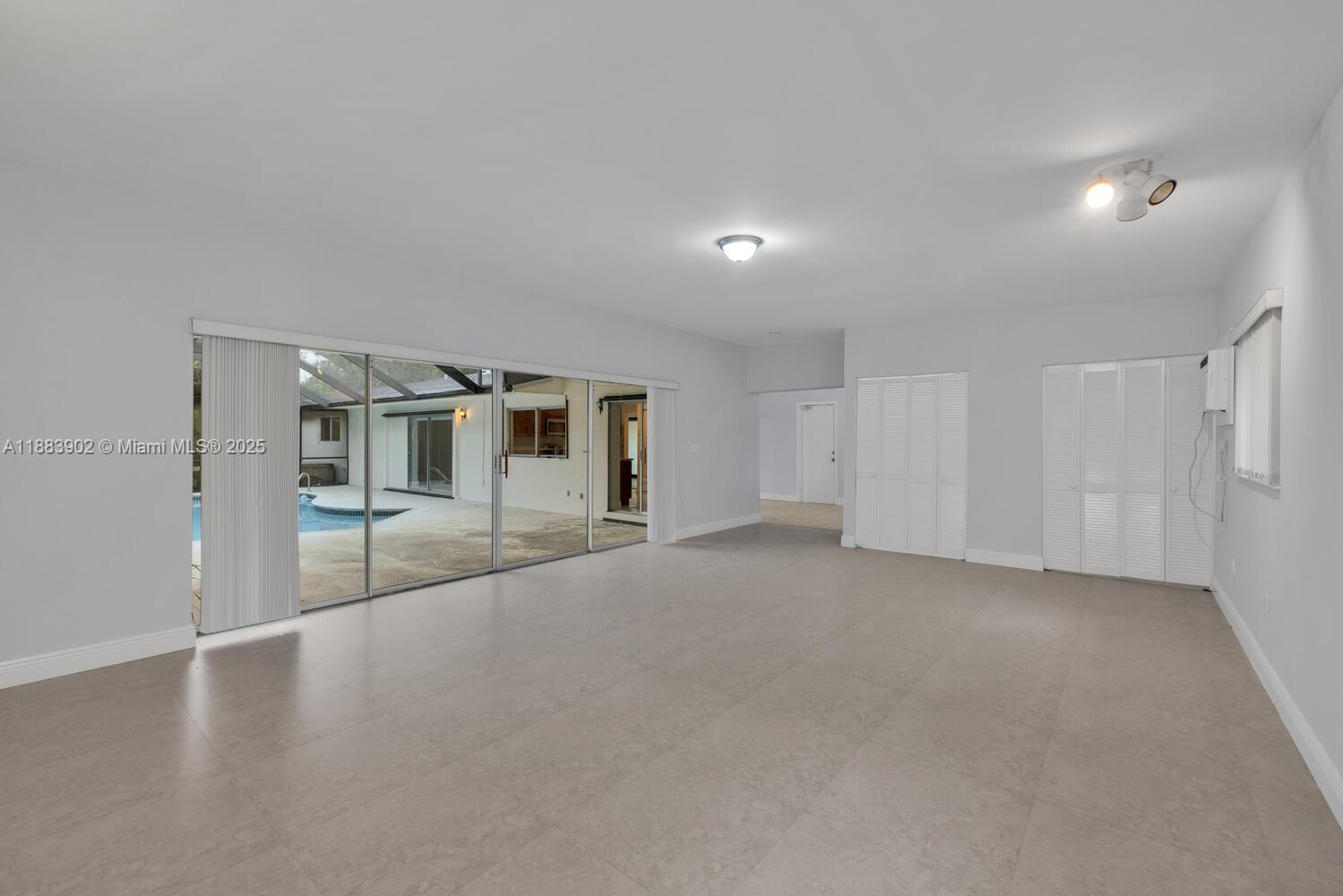 COUNTRY CLUB GROVE PT 4 - Residential Lease