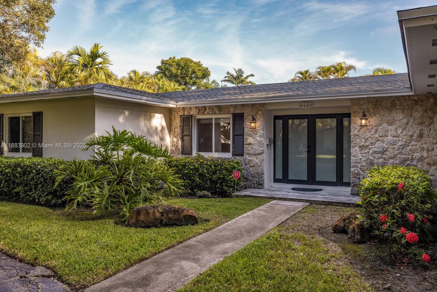 COUNTRY CLUB GROVE PT 4 - Residential Lease