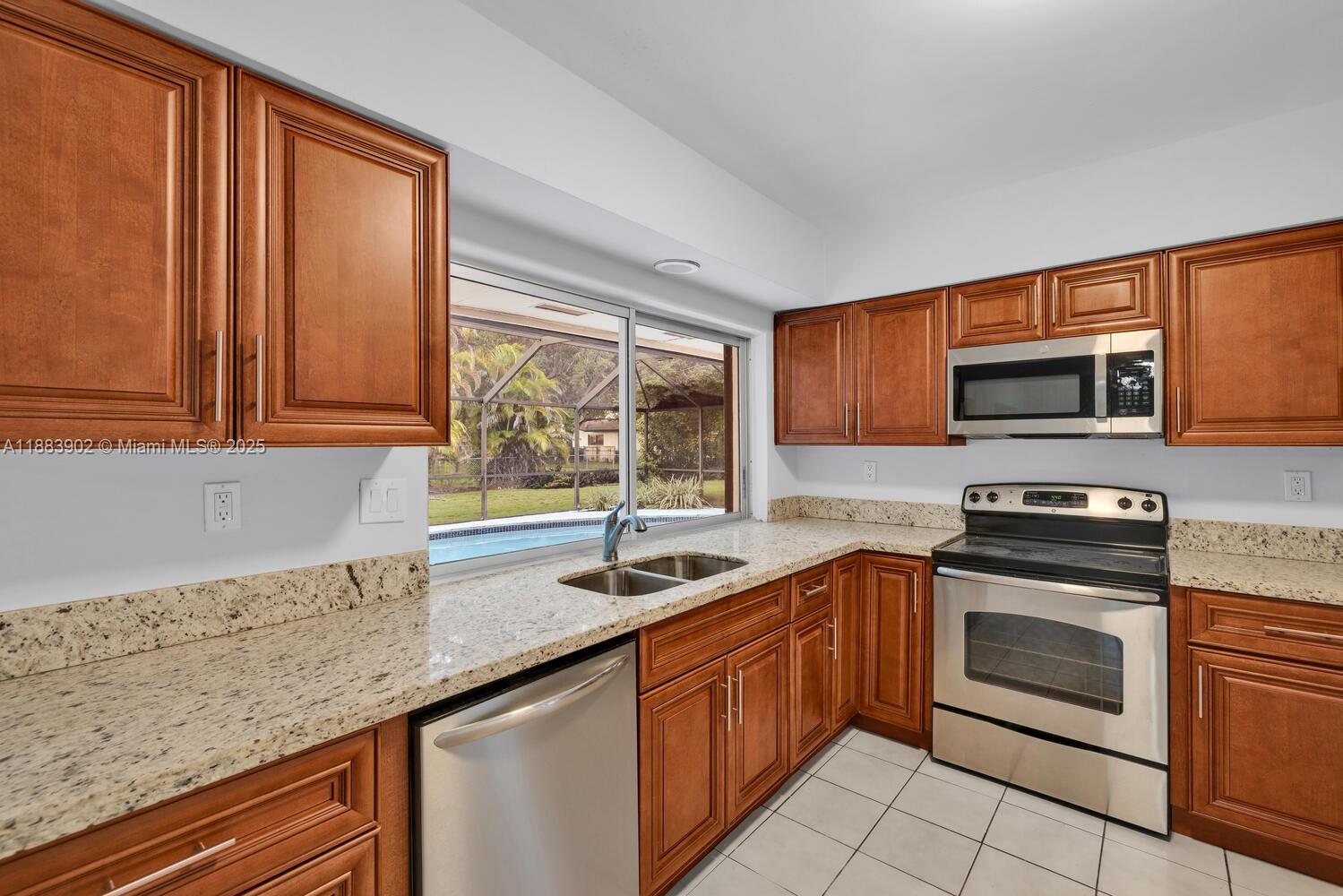 COUNTRY CLUB GROVE PT 4 - Residential Lease