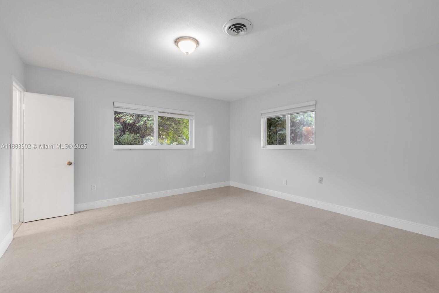 COUNTRY CLUB GROVE PT 4 - Residential Lease