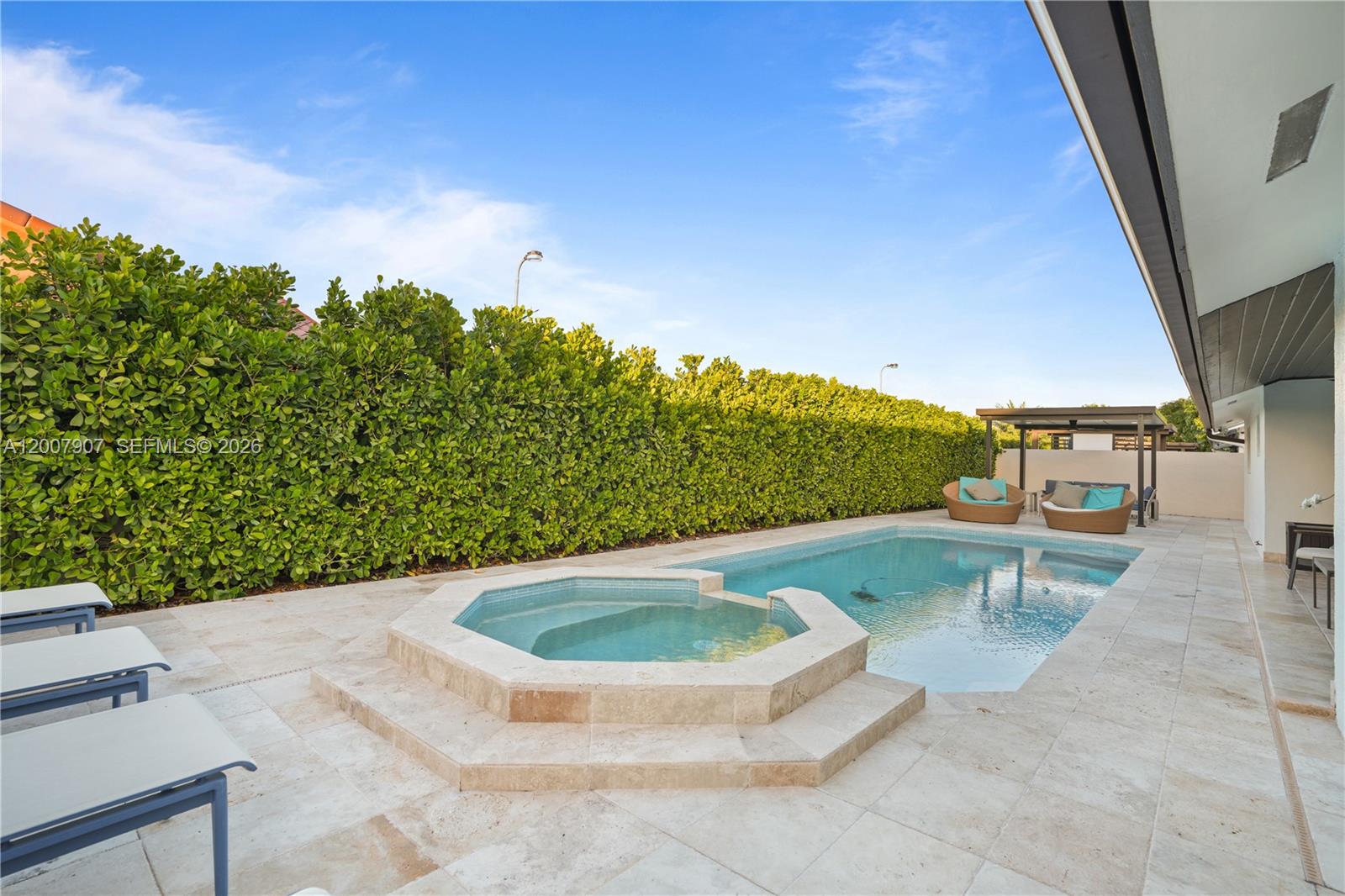 MICHE GARDENS - Residential