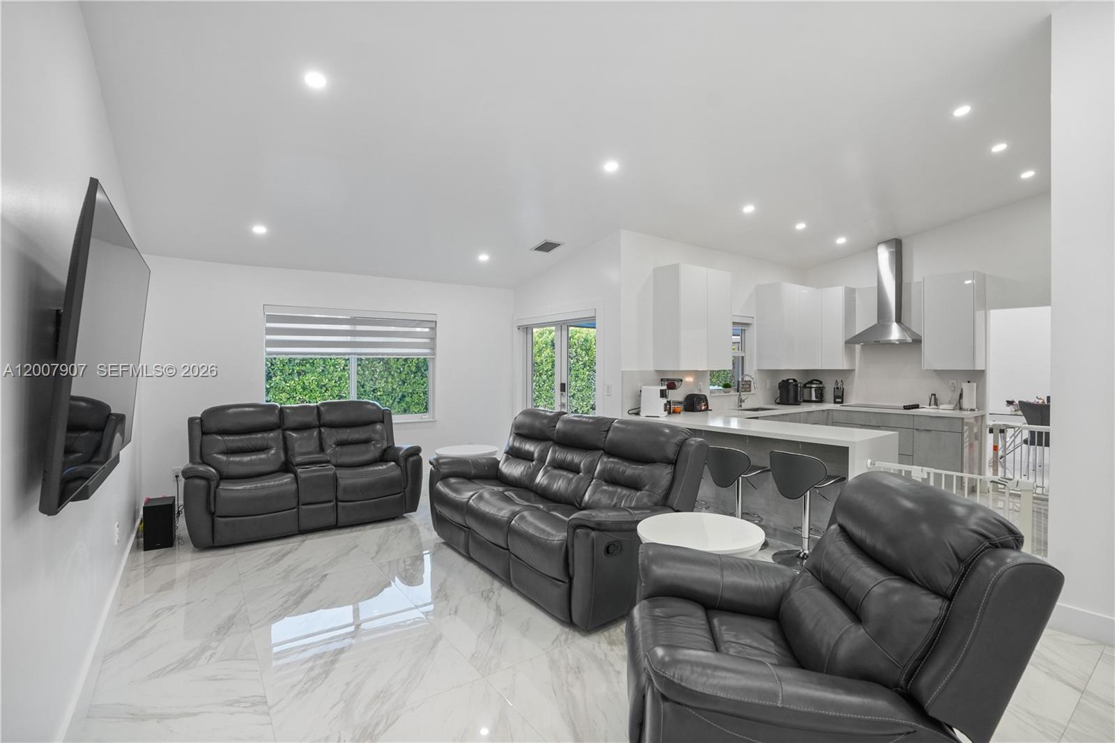 MICHE GARDENS - Residential