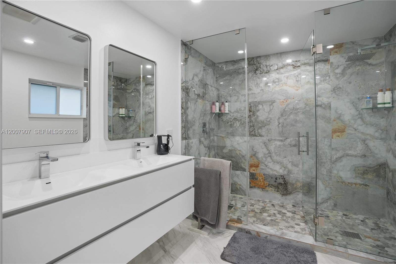 MICHE GARDENS - Residential