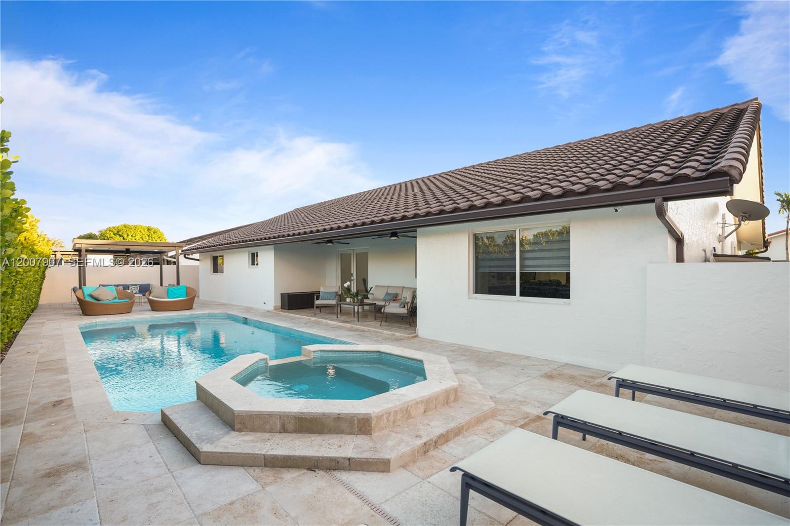 MICHE GARDENS - Residential