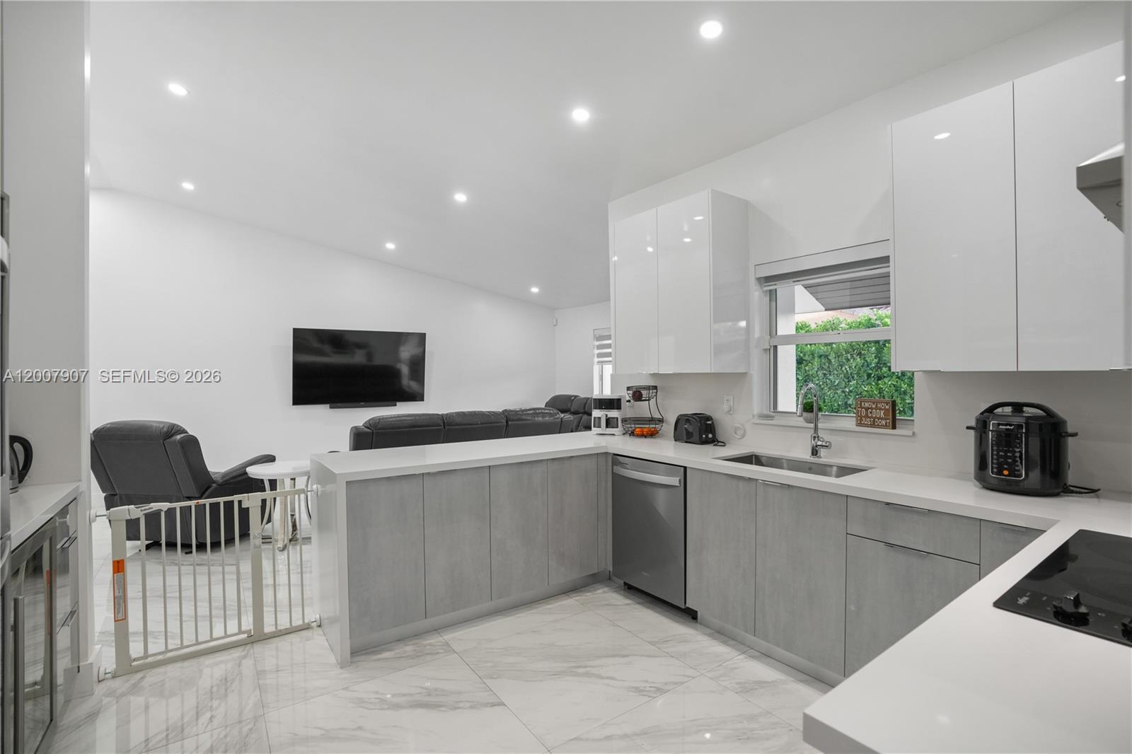 MICHE GARDENS - Residential