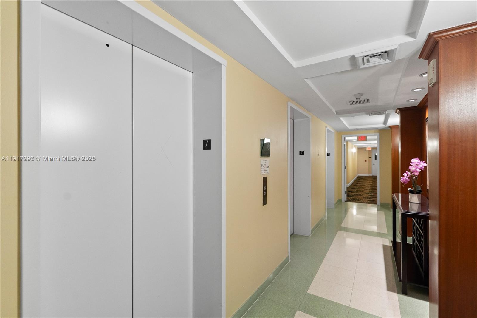 DUO CONDOMINIUM WEST - Residential Lease