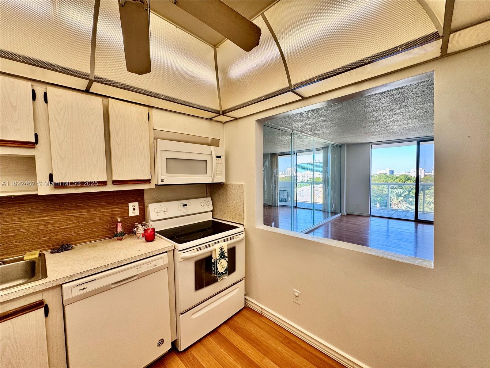 SAILBOAT CAY CONDO - Residential