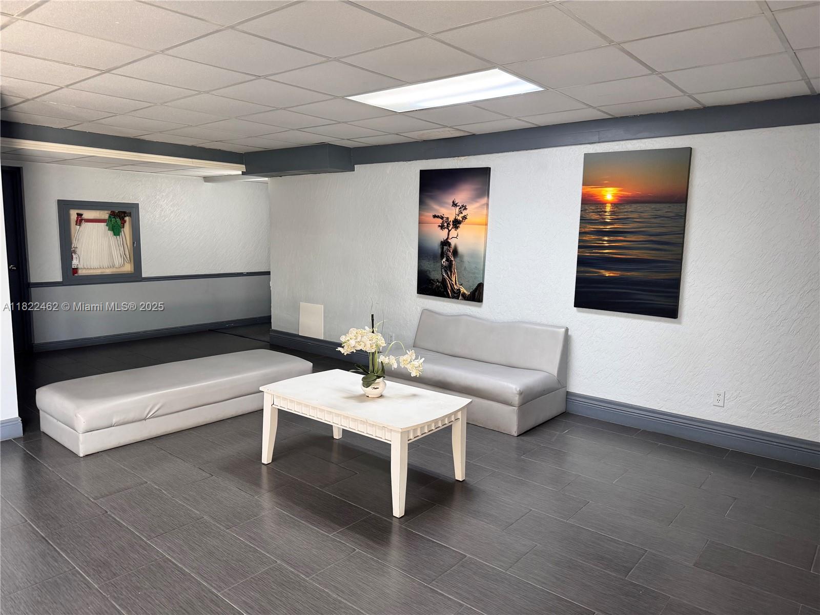 SAILBOAT CAY CONDO - Residential