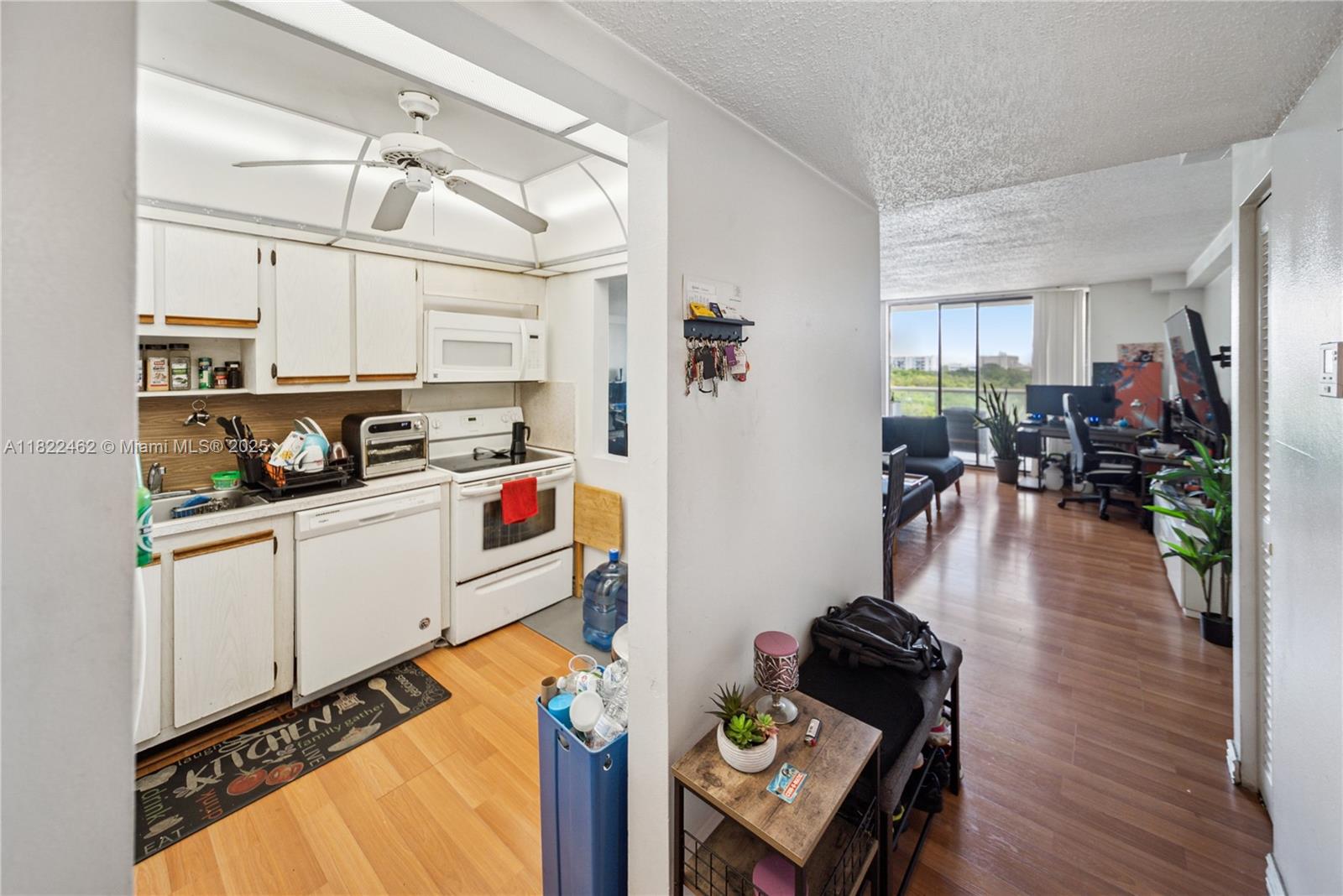 SAILBOAT CAY CONDO - Residential