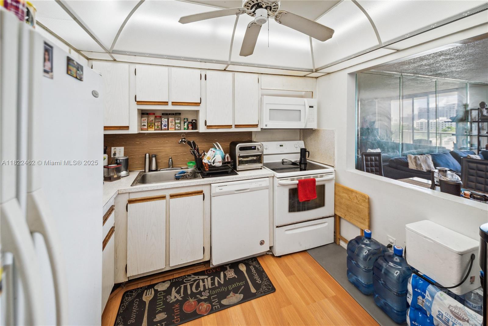 SAILBOAT CAY CONDO - Residential