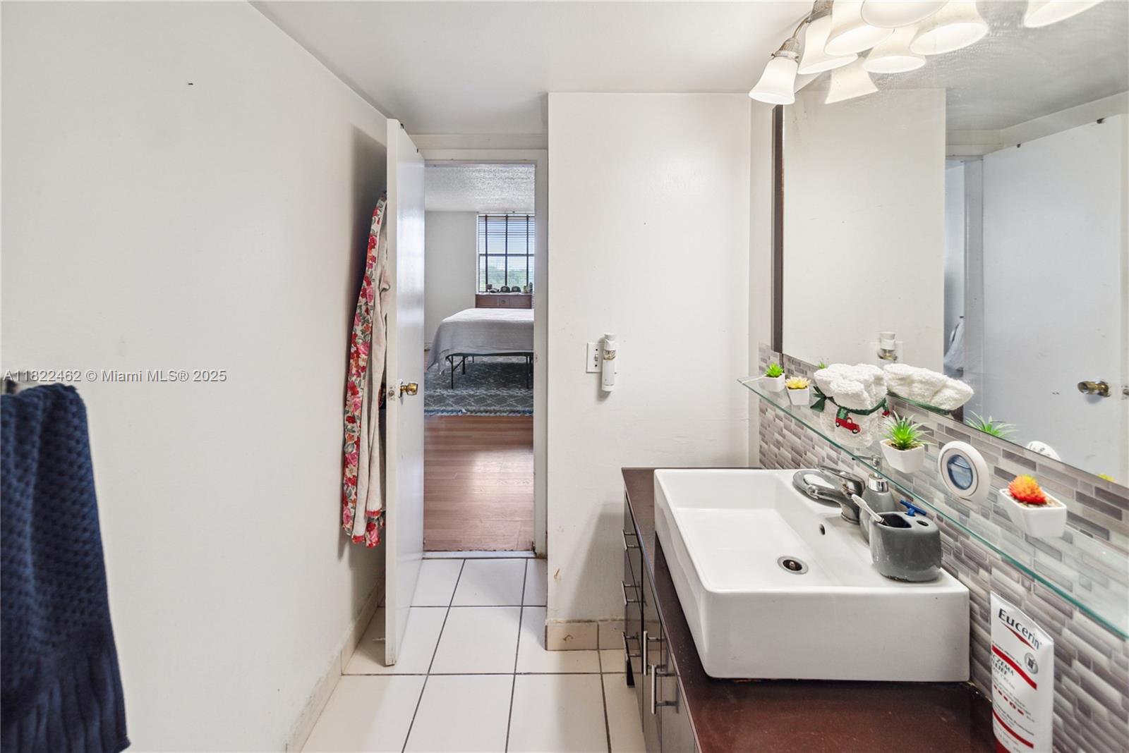 SAILBOAT CAY CONDO - Residential