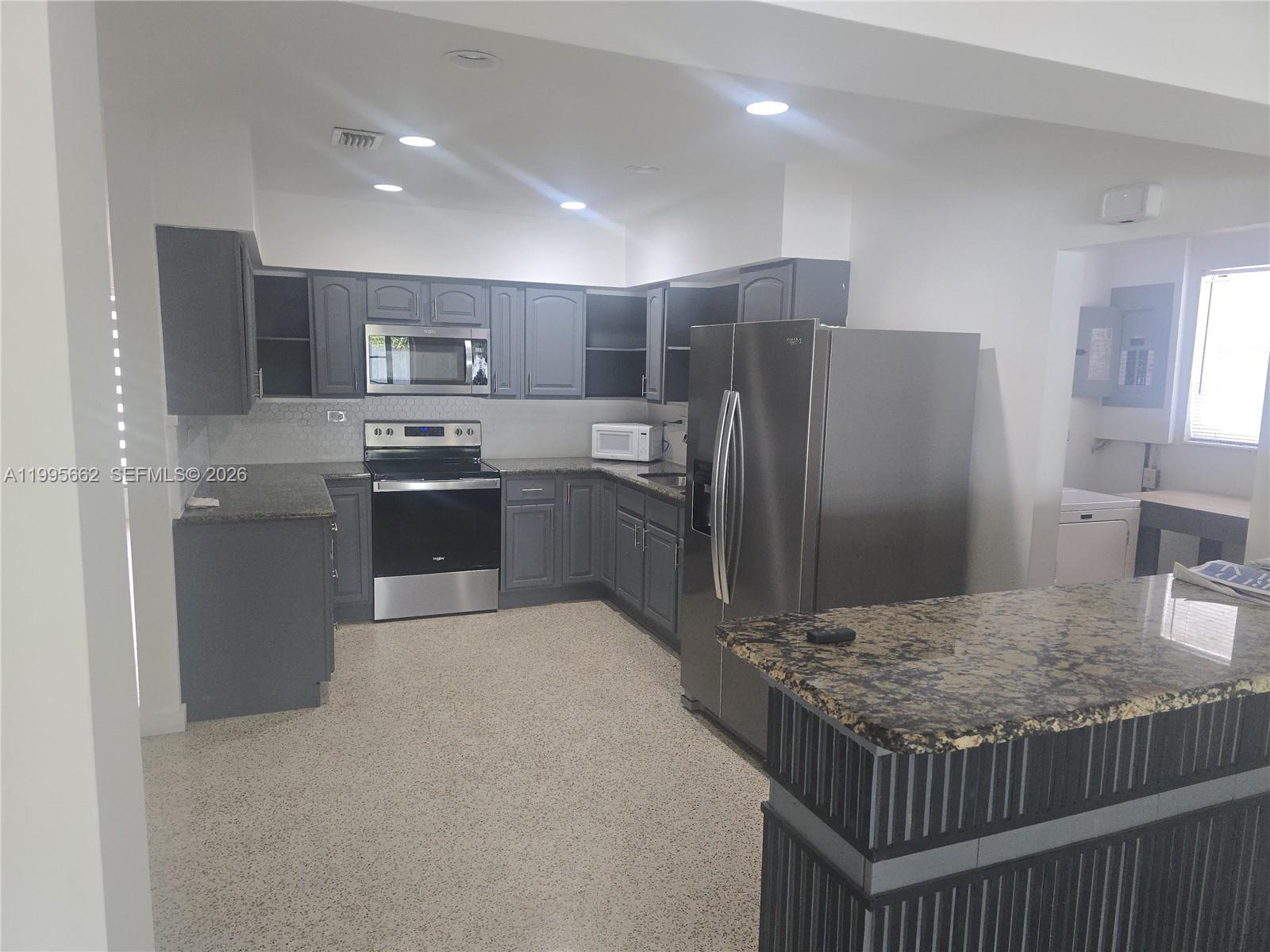 CORAL PARK ESTATES SEC 5 - Residential