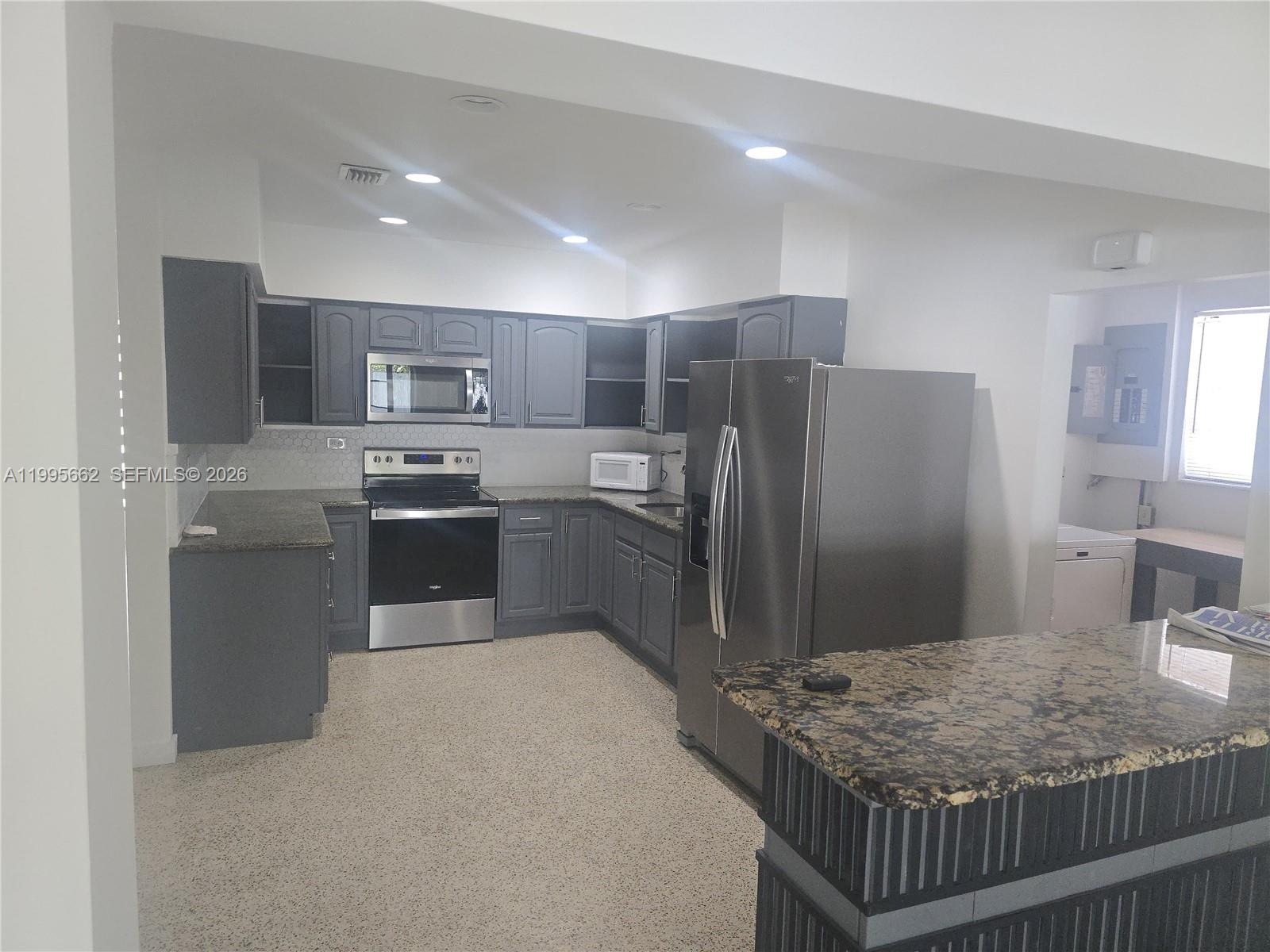 CORAL PARK ESTATES SEC 5 - Residential