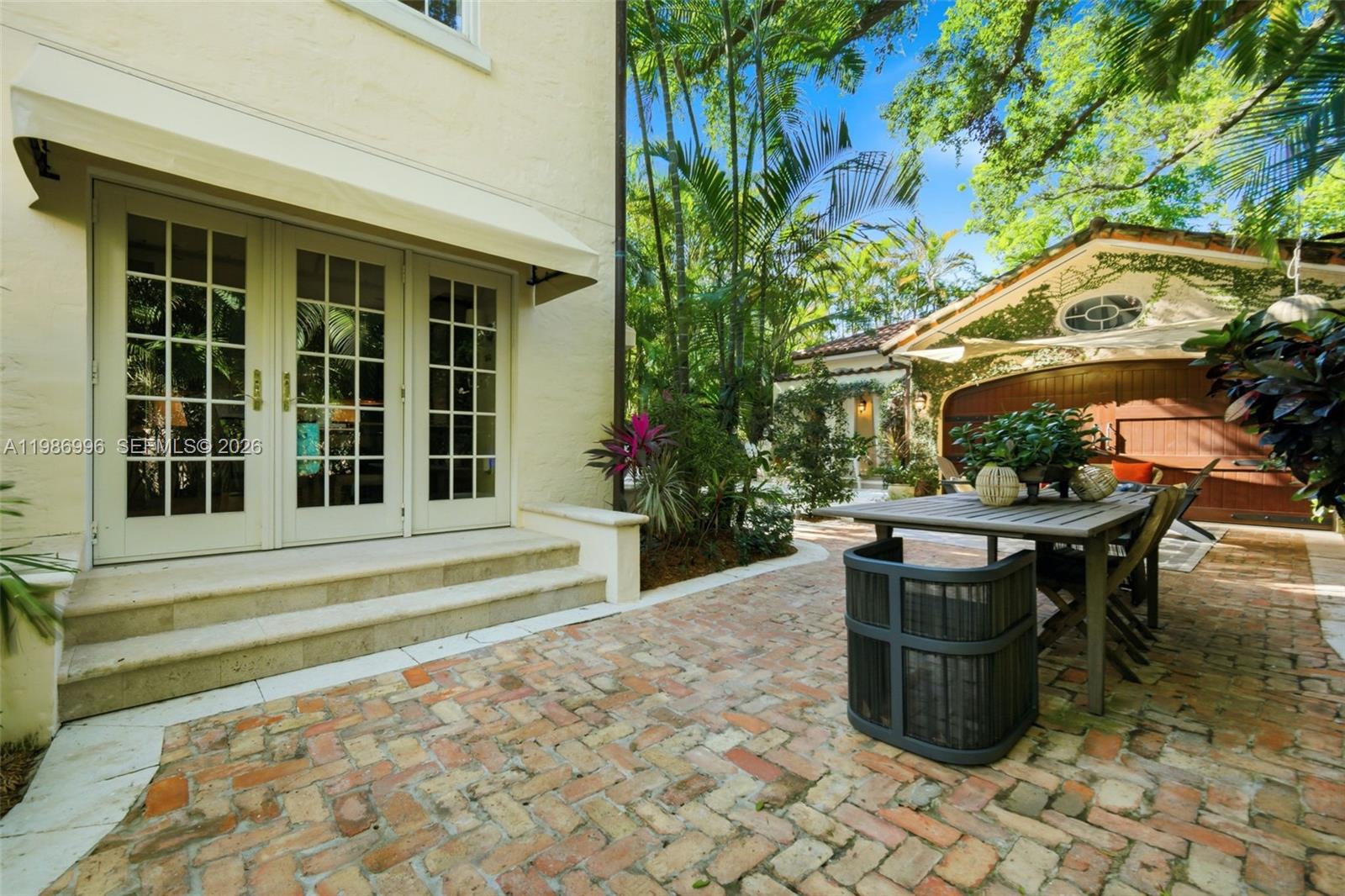 CORAL GABLE COUNTRY CLUB - Residential