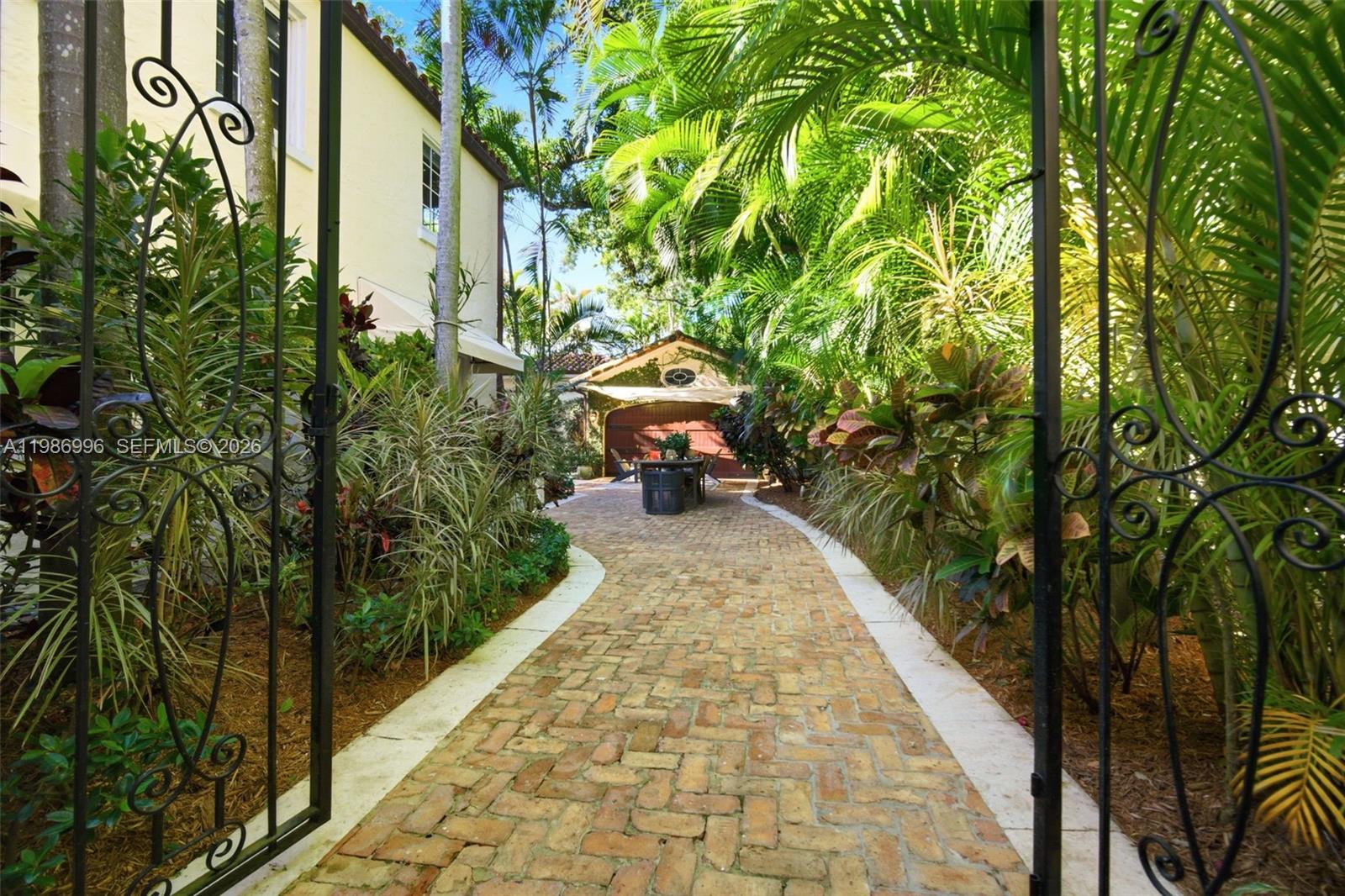 CORAL GABLE COUNTRY CLUB - Residential