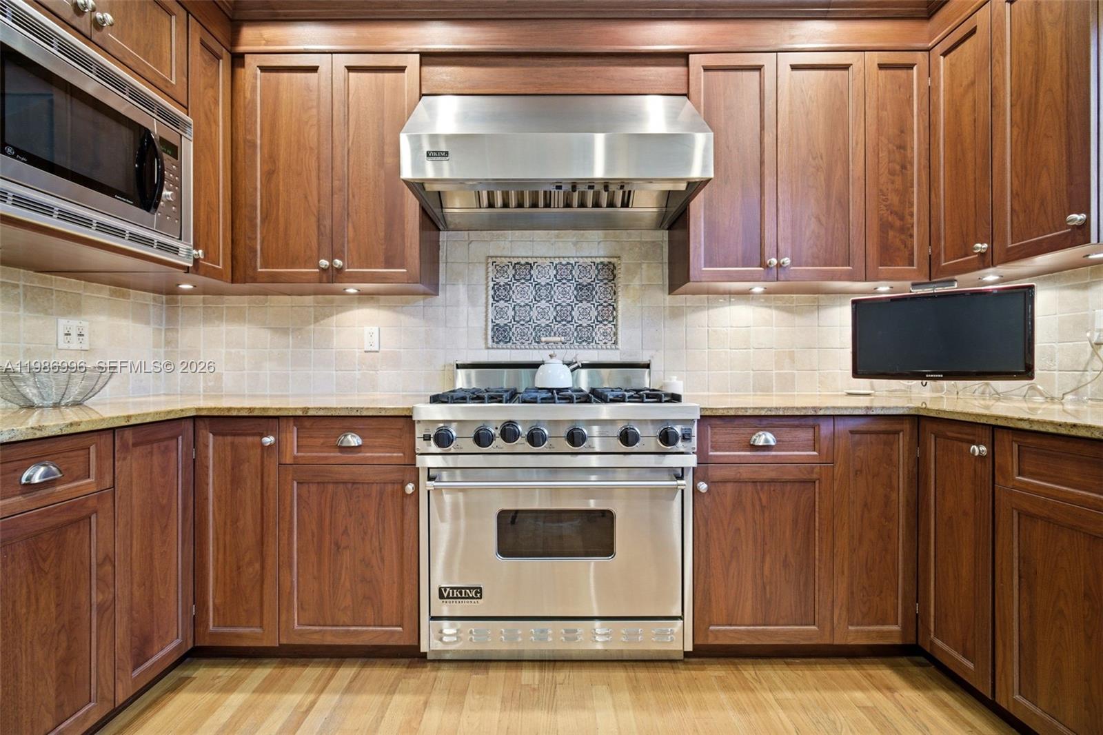 CORAL GABLE COUNTRY CLUB - Residential