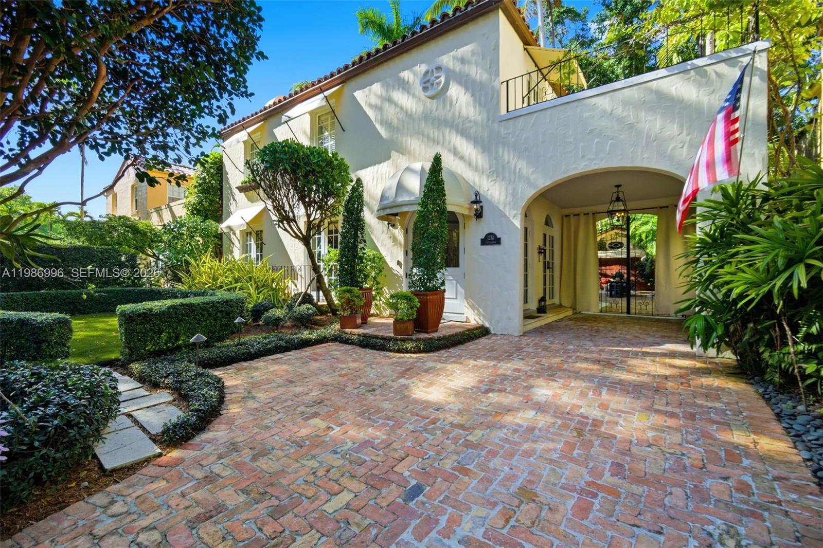 CORAL GABLE COUNTRY CLUB - Residential