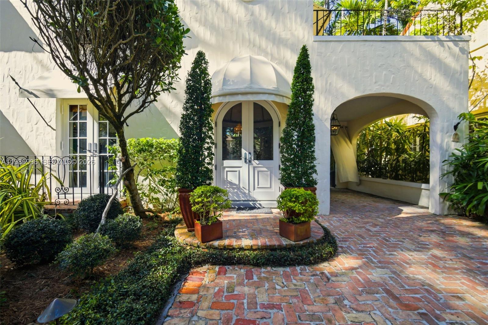 CORAL GABLE COUNTRY CLUB - Residential