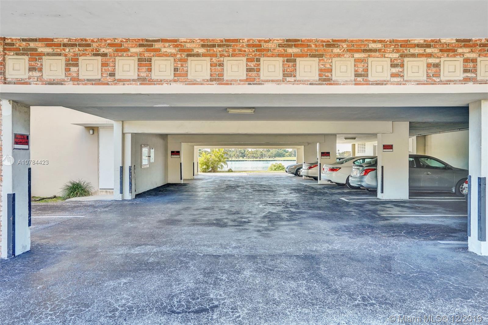 LEXINGTON CONDO - Residential