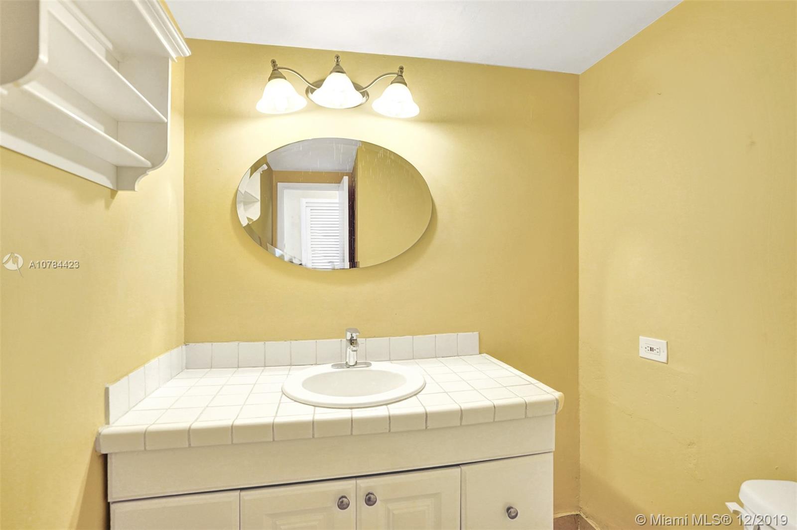 LEXINGTON CONDO - Residential