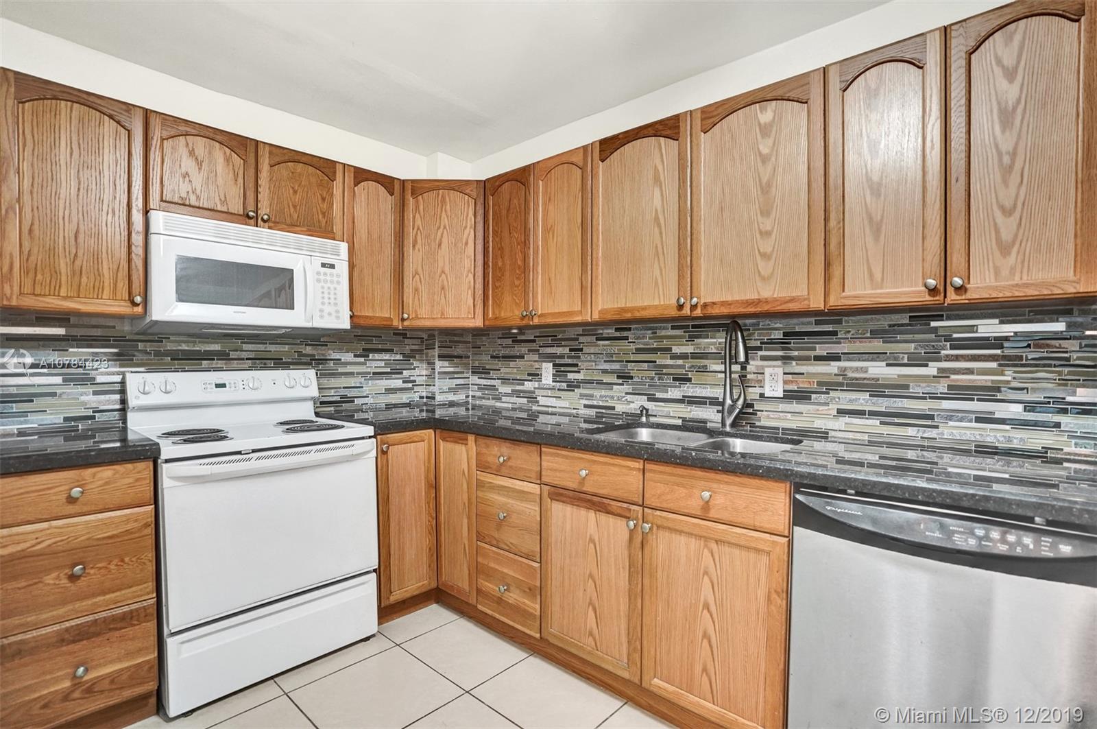 LEXINGTON CONDO - Residential