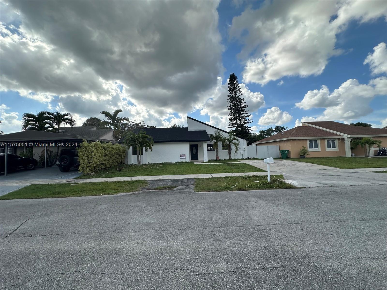 View Miami, FL 33177 house