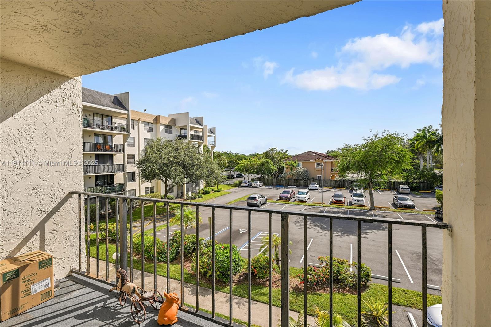 GATE THREE CONDO - Residential