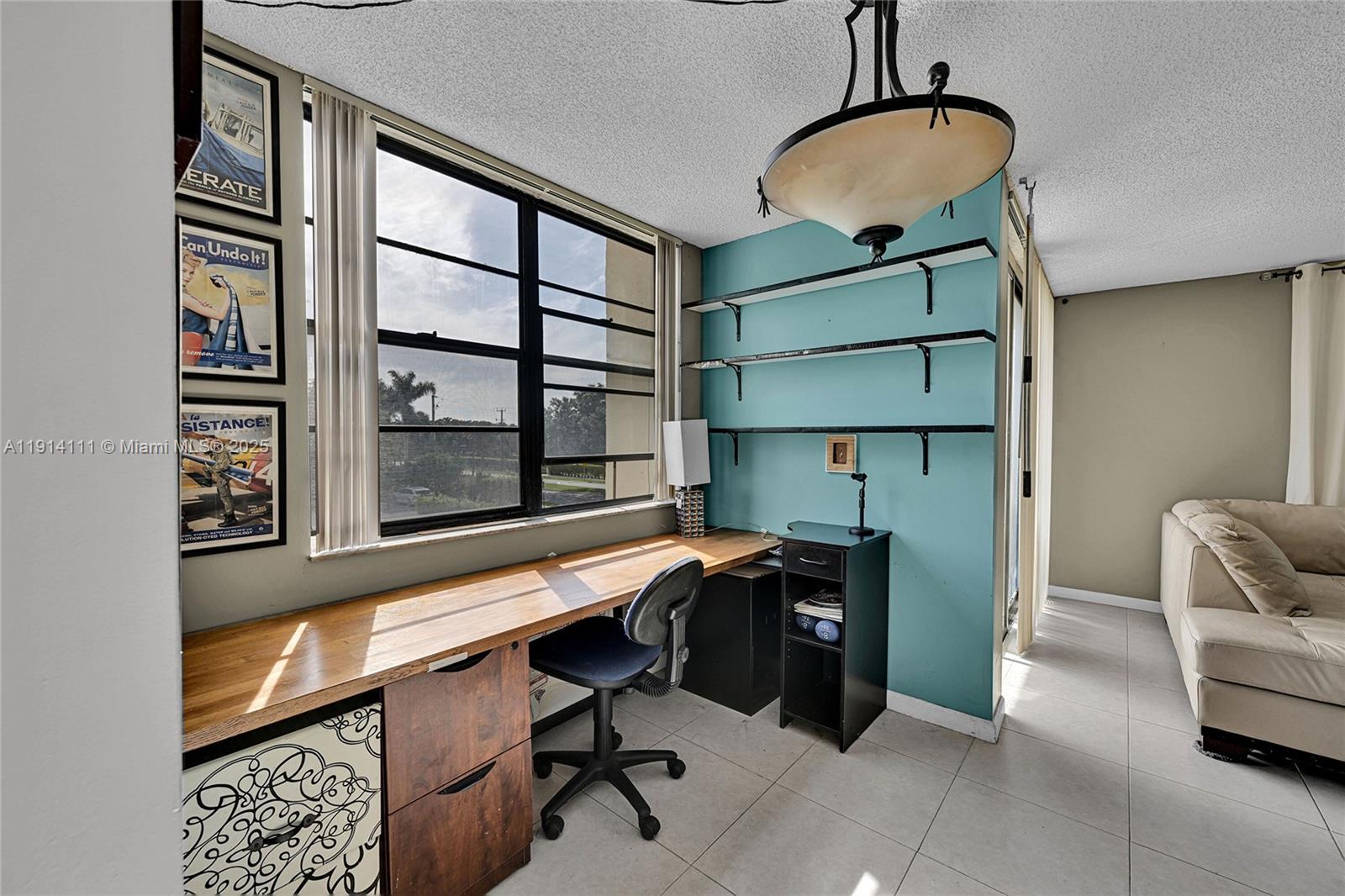 GATE THREE CONDO - Residential