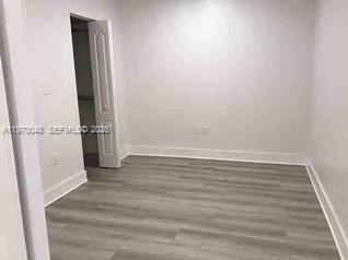 SNAPPER CREEK TOWNHOUSES - Residential