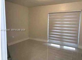 SNAPPER CREEK TOWNHOUSES - Residential