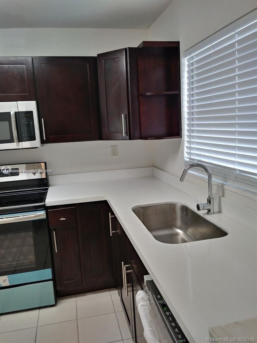 12335 SW 110th S Canal St Rd 12335