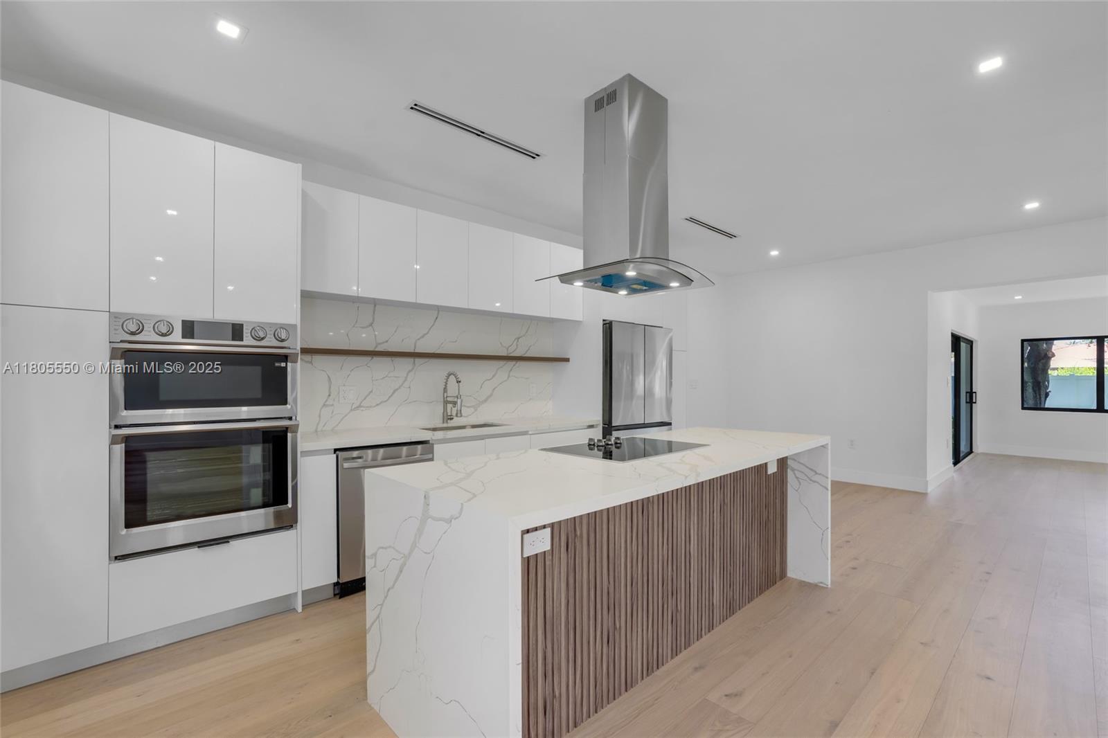 53 NW 107th St