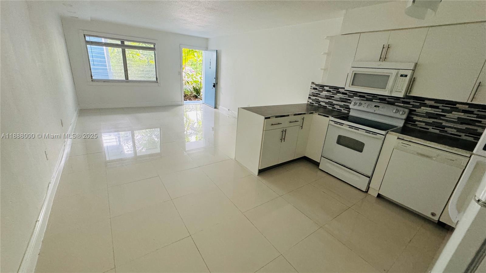 THE GOLDEN KEY CONDO - Residential