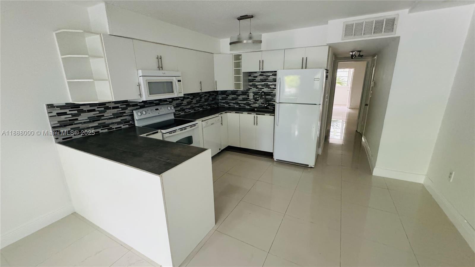 THE GOLDEN KEY CONDO - Residential