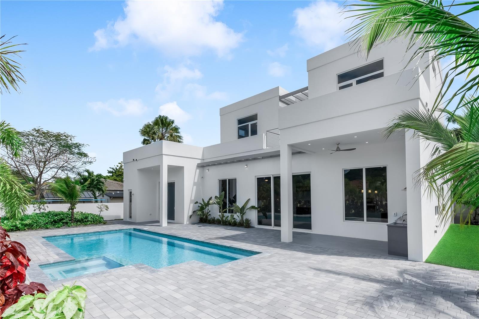 9895 NW 26th St