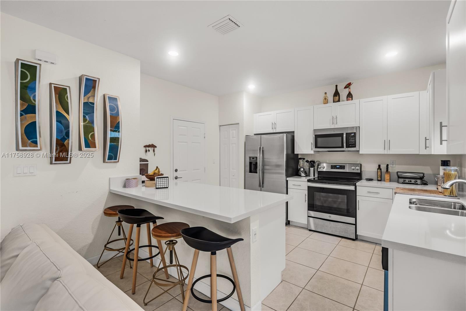 AQUABELLA SECTION ONE - Residential